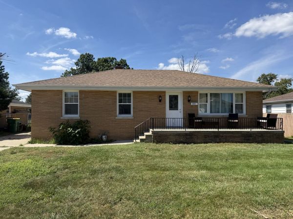 1305 N Prairie Avenue, Joliet, IL 60435