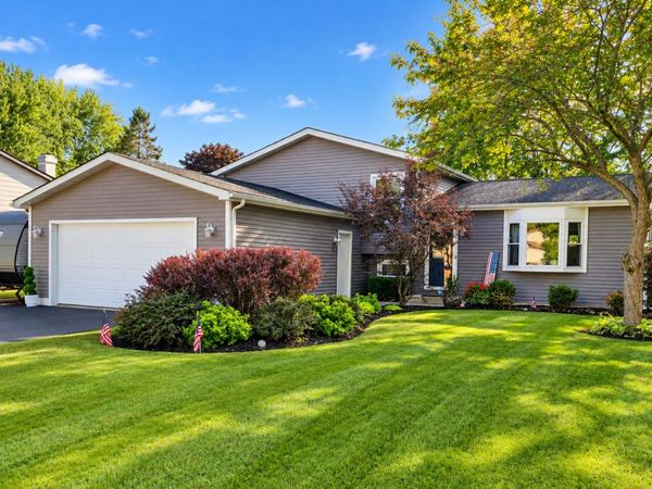 715 Holdridge Avenue , Winthrop Harbor, IL 60096