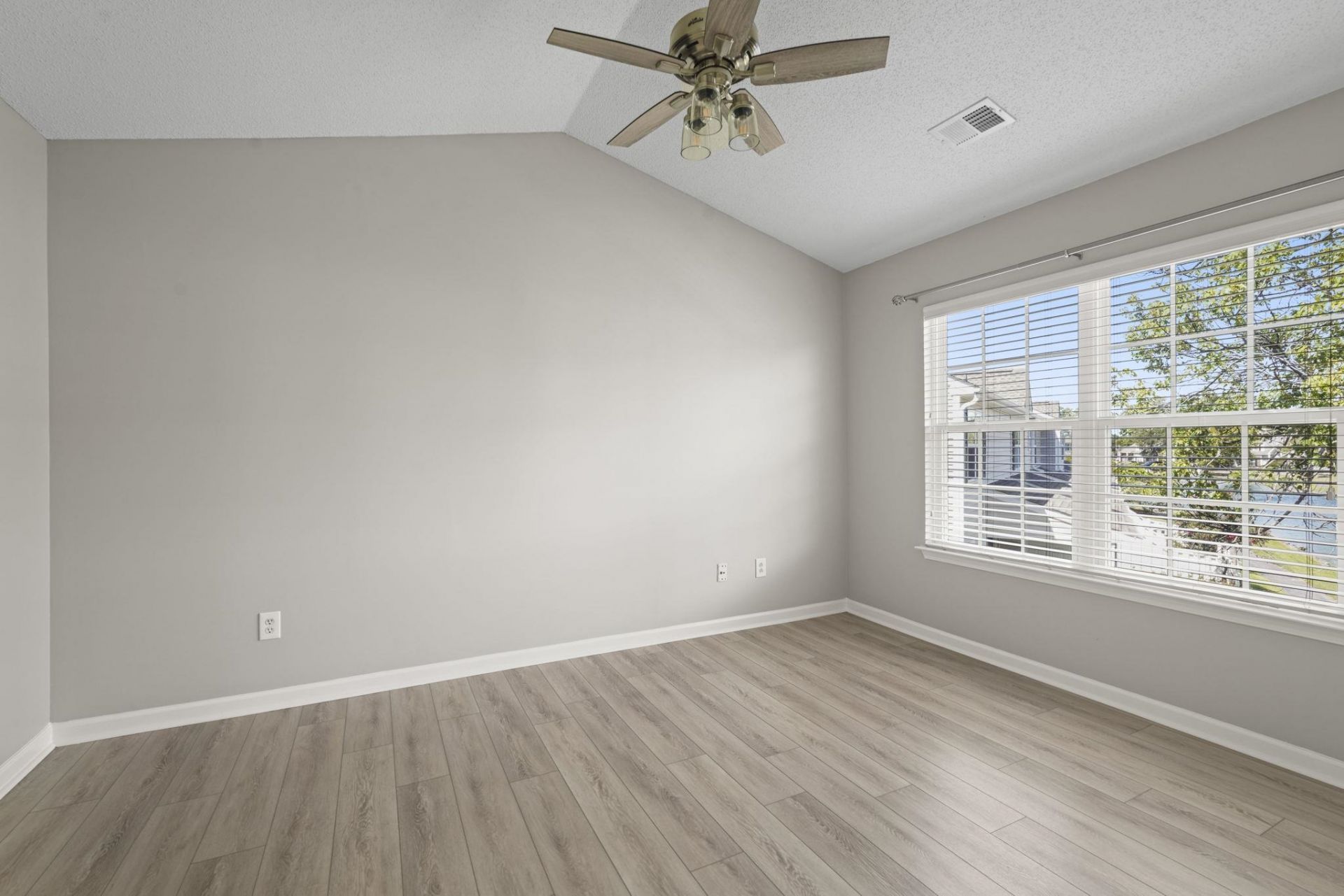 3518 Chestnut Dr. Photo 28