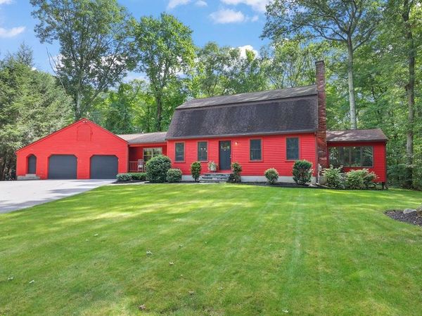 11 Barrett, Bellingham, MA 02019
