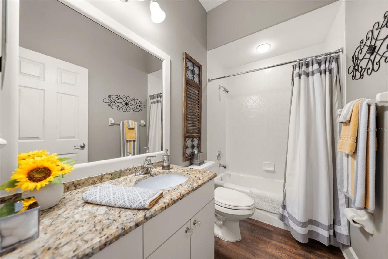 2105 Boot Lake Circle, Tampa, FL 33612 Photo