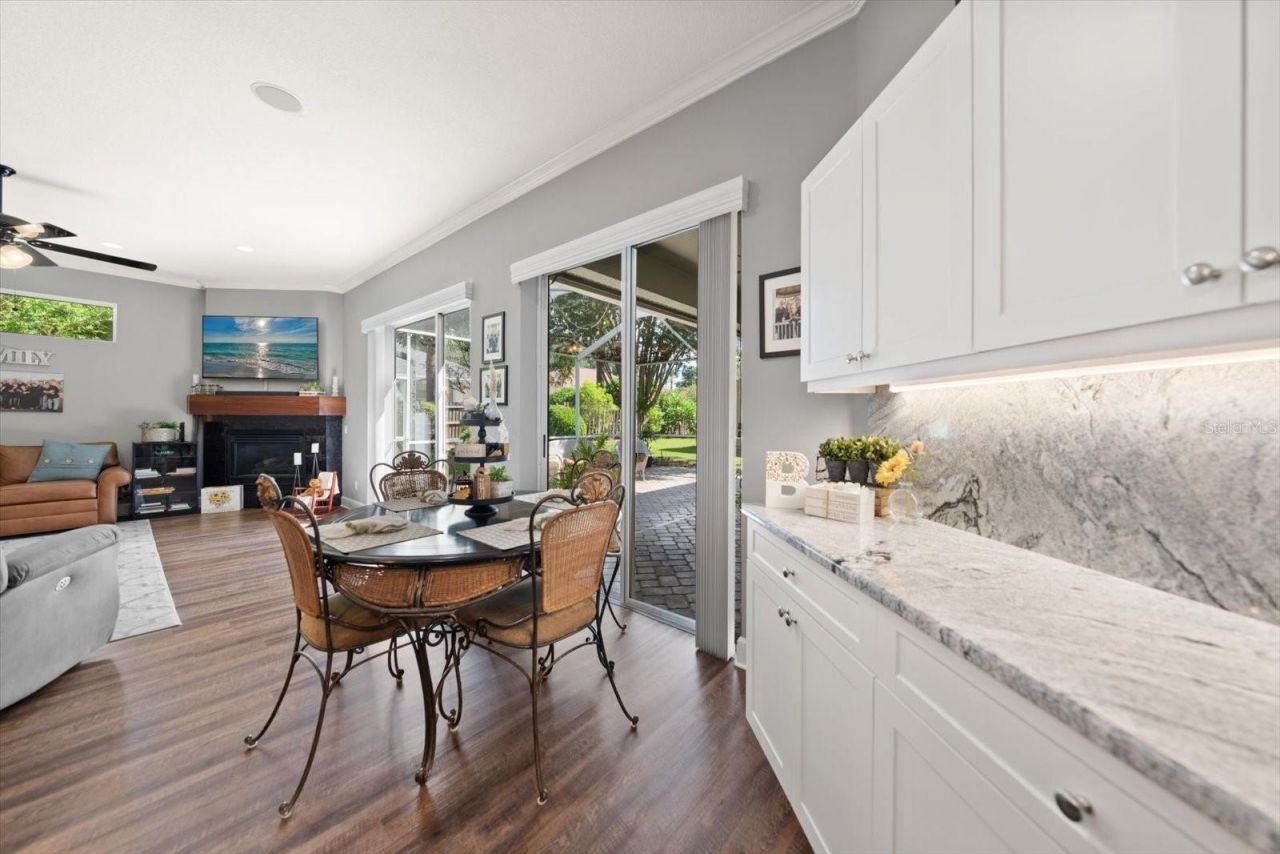 2105 Boot Lake Circle, Tampa, FL 33612 Photo