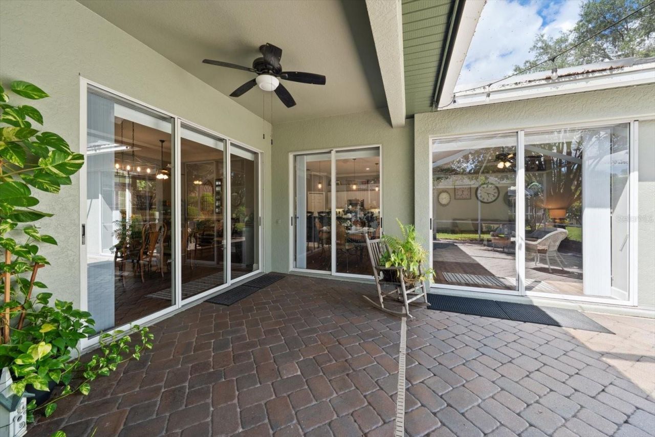 2105 Boot Lake Circle, Tampa, FL 33612 Photo