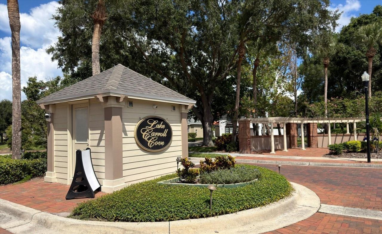 2105 Boot Lake Circle, Tampa, FL 33612 Photo