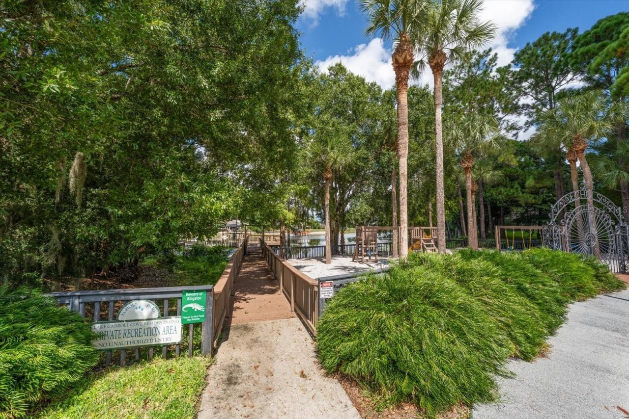 2105 Boot Lake Circle, Tampa, FL 33612 Photo