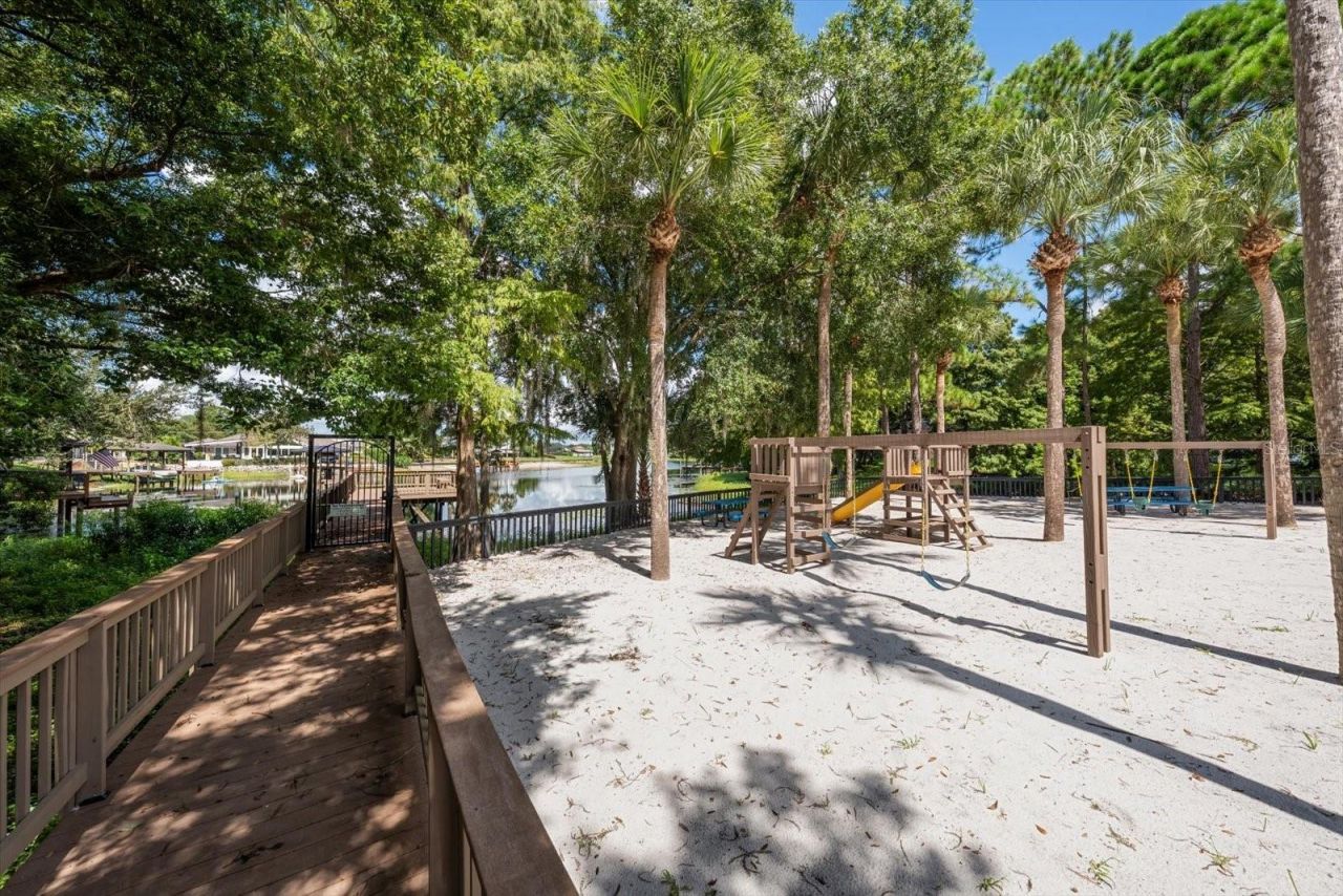 2105 Boot Lake Circle, Tampa, FL 33612 Photo