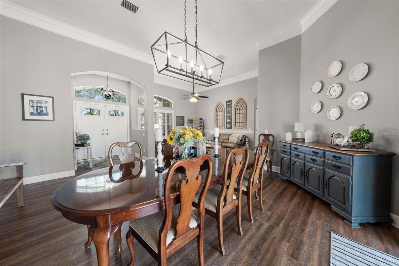2105 Boot Lake Circle, Tampa, FL 33612 Photo