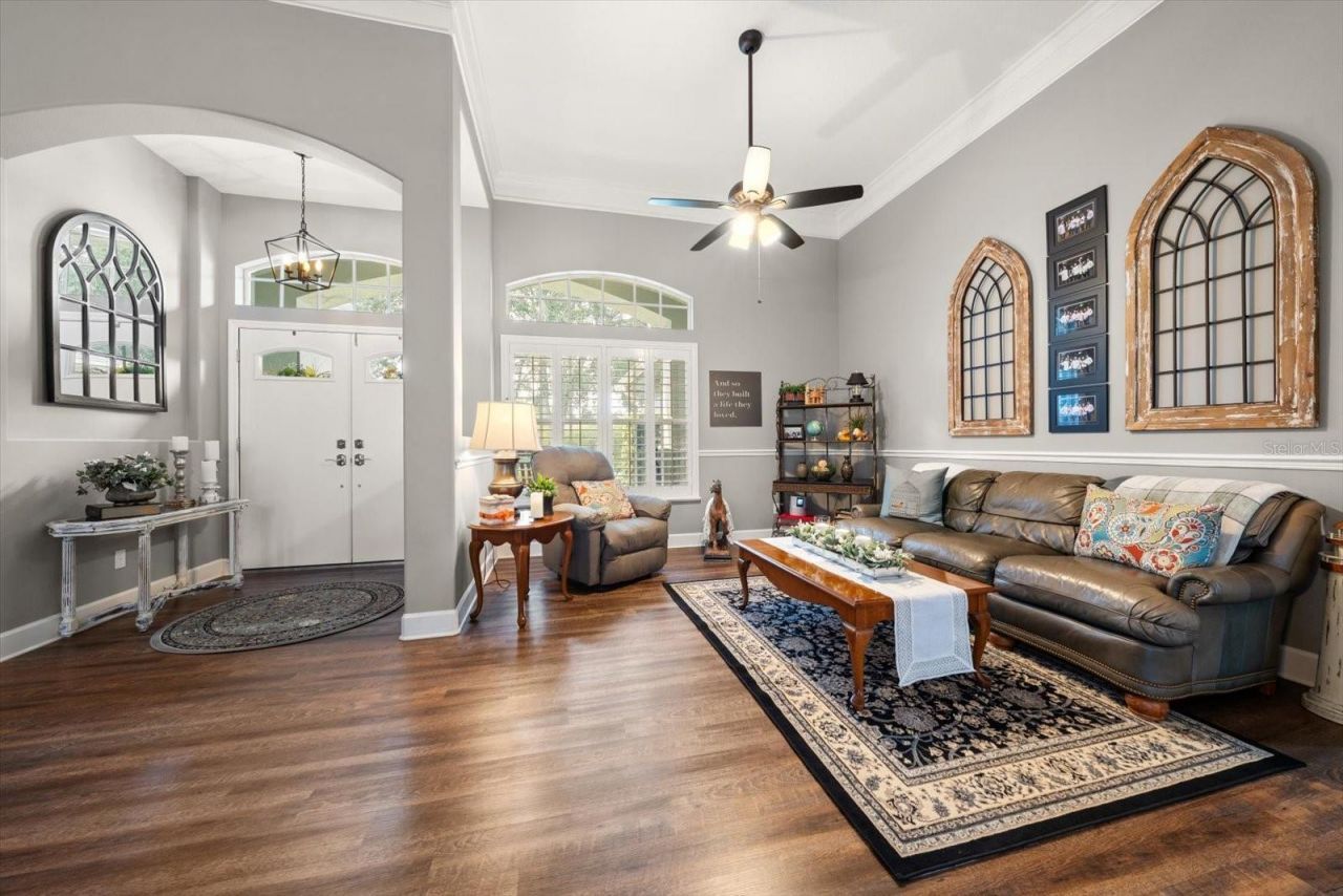 2105 Boot Lake Circle, Tampa, FL 33612 Photo