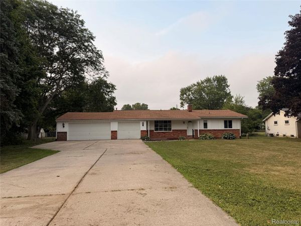 5347 Mapletree Drive , Flint Township, Mi 48532