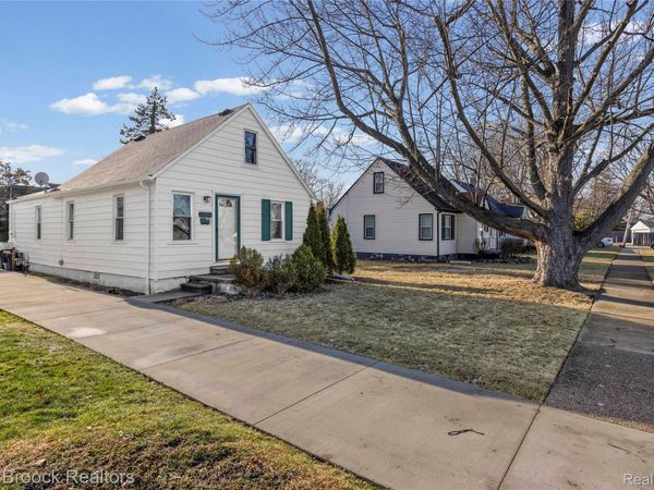 20240 Hollywood Street , Harper Woods, Mi 48225