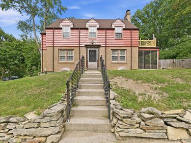 360 Centerlawn Street , East Lansing, Mi 48823
