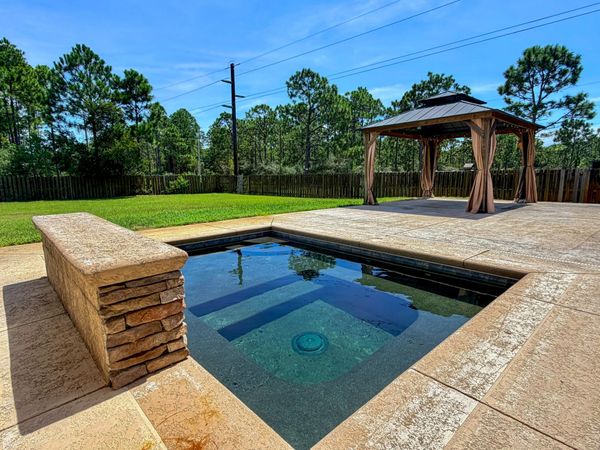 2208 Smallwood Drive, Navarre, FL 32566