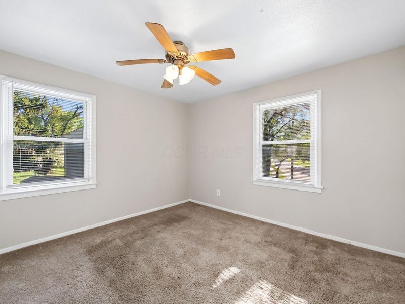 685 Valerie Lane, Whitehall, OH 43213 Photo 17