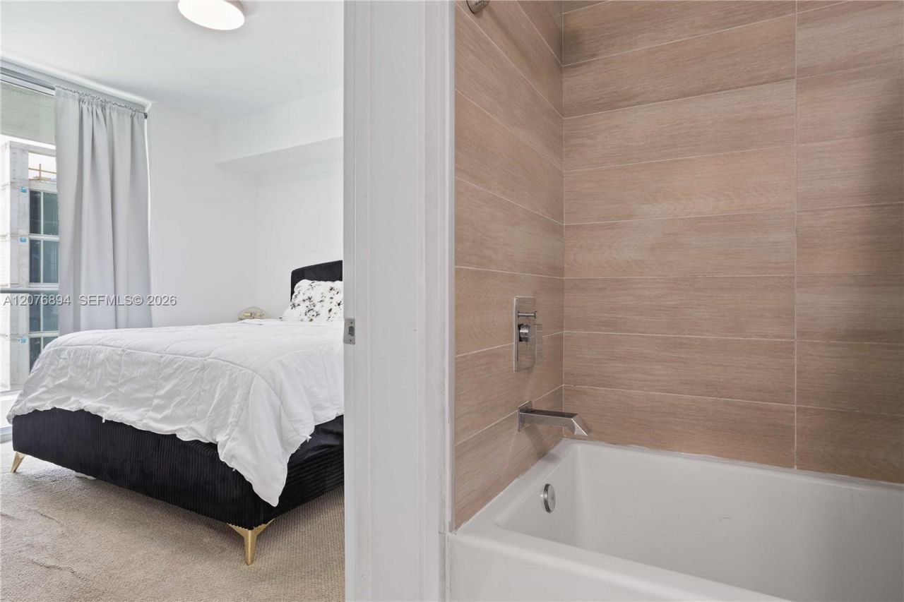 1600 SW 1st Ave, Unit 704, Miami, FL 33129 Photo