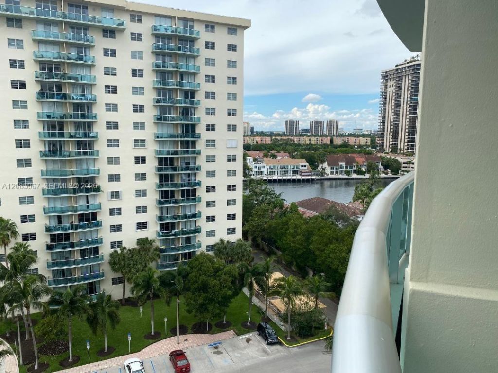 19380 Collins Ave, Unit 1025, Sunny Isles Beach, FL 33160 Photo