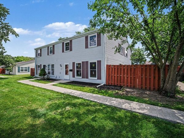 1801 Jamestown Circle , Hoffman Estates, IL 60169