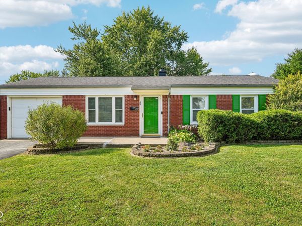 49 Sunset Manor Drive, Mooresville, IN 46158