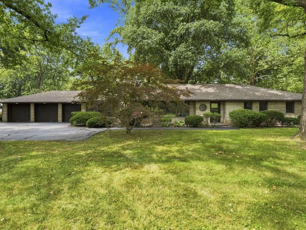 5904 Allisonville Road, Indianapolis, IN 46220