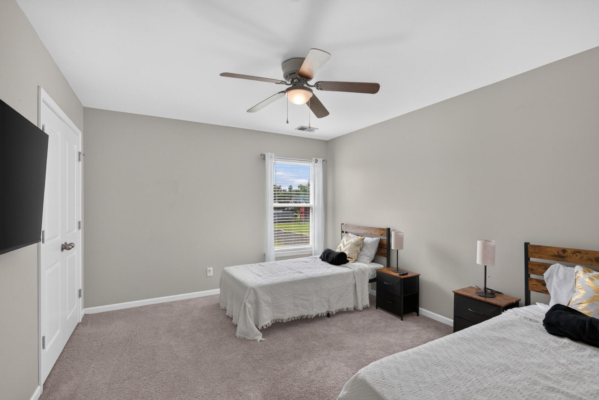 151 Lakelyn Road Photo 34