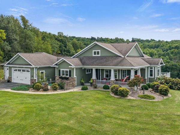 S2419 Santas Loop Road, Wonewoc, WI 53968