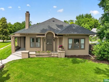 2370 Fontenelle Boulevard, Omaha, NE 68104