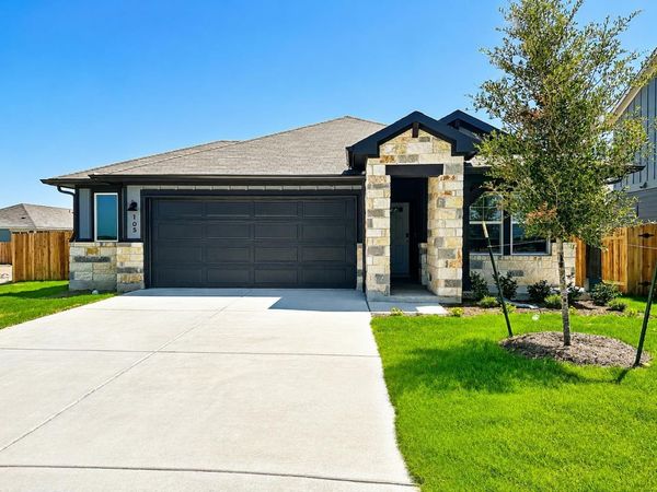 105 Fossil DR , Kyle, TX 78640