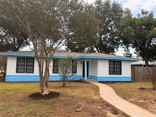 312 S Wilson Ave , Giddings, TX 78942
