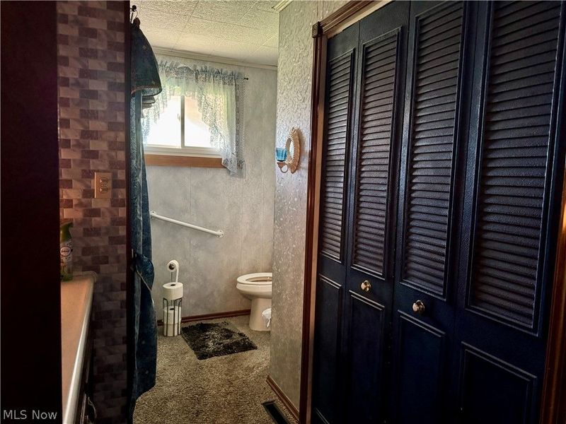 314 W 3rd Street, Uhrichsville, OH 44683 Photo 15
