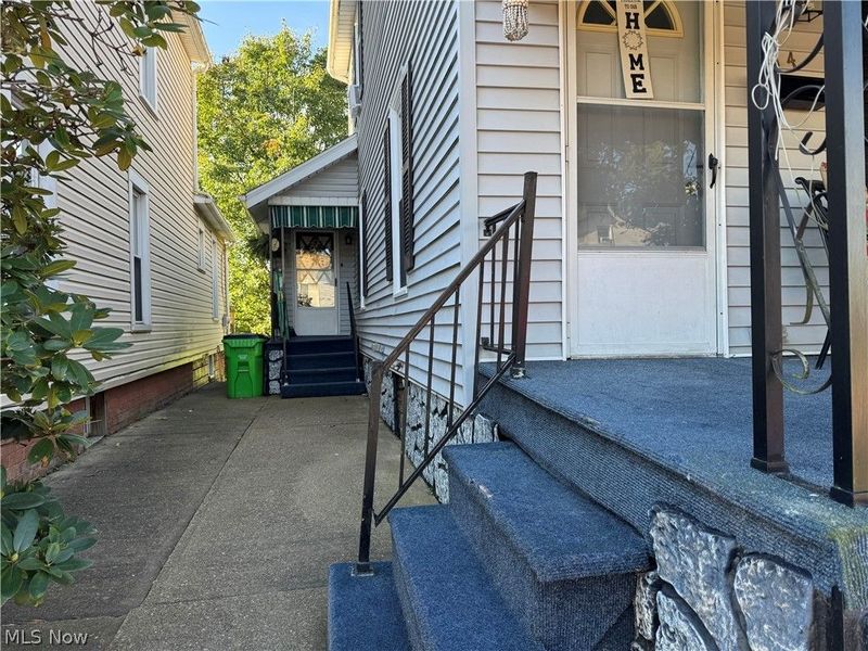 314 W 3rd Street, Uhrichsville, OH 44683 Photo 3