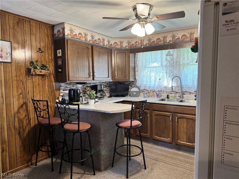 314 W 3rd Street, Uhrichsville, OH 44683 Photo 5