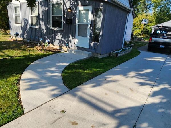 19157 Huntington Avenue, Harper Woods, MI 48225