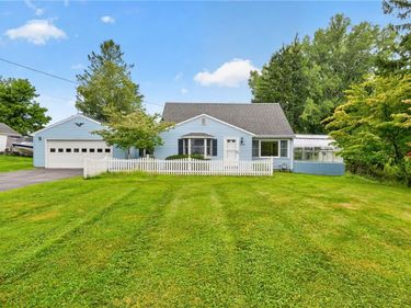 1070 Shoemaker Road , Webster, NY 14580