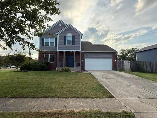 318 Eddington Drive , Pataskala, OH 43062