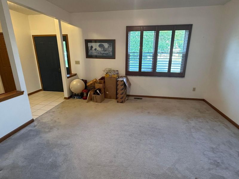 318 Eddington Drive, Pataskala, OH 43062 Photo 4
