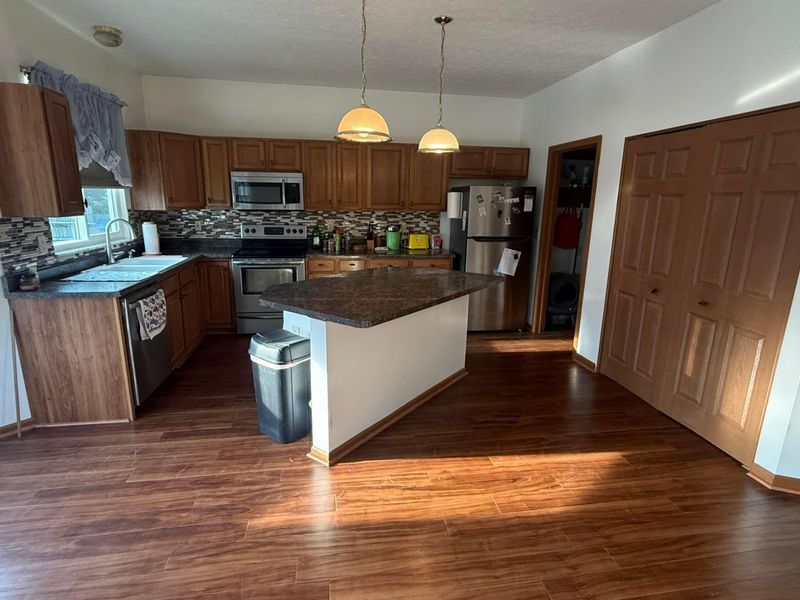 318 Eddington Drive, Pataskala, OH 43062 Photo 7