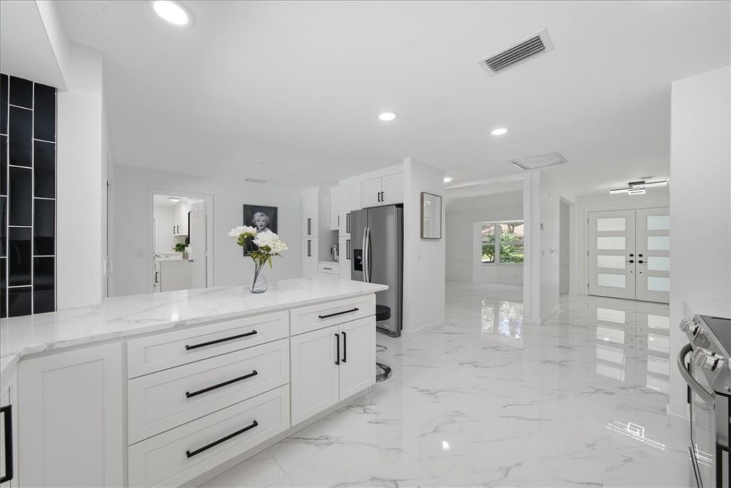 4384 SW 2nd Square Sw, Vero Beach, FL 32968 Photo