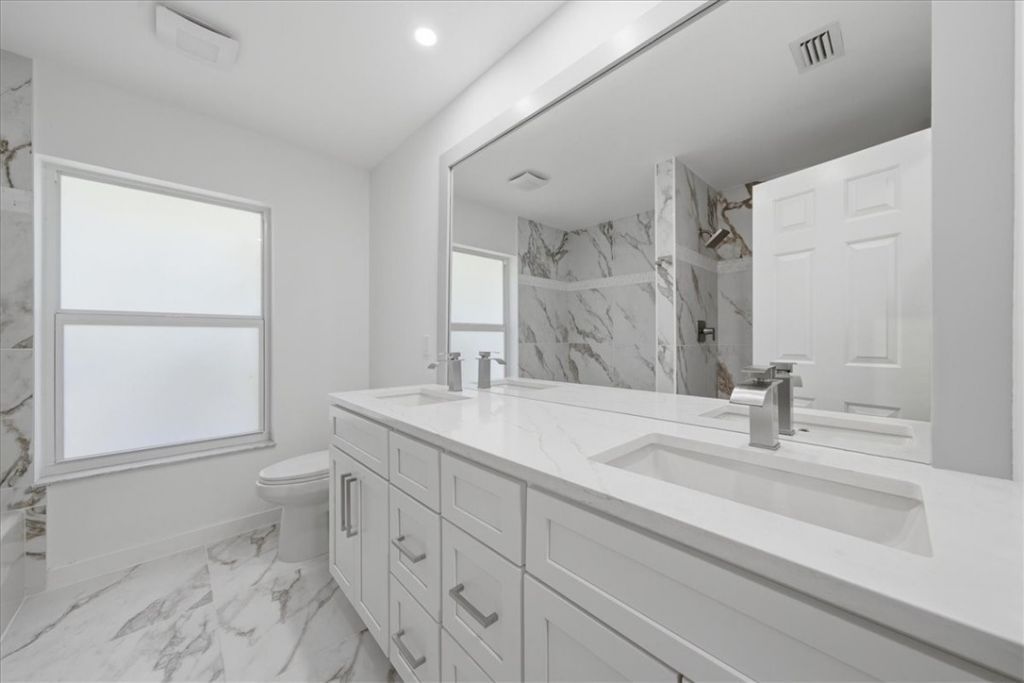 4384 SW 2nd Square Sw, Vero Beach, FL 32968 Photo
