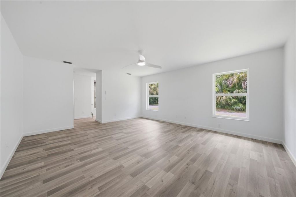 4384 SW 2nd Square Sw, Vero Beach, FL 32968 Photo