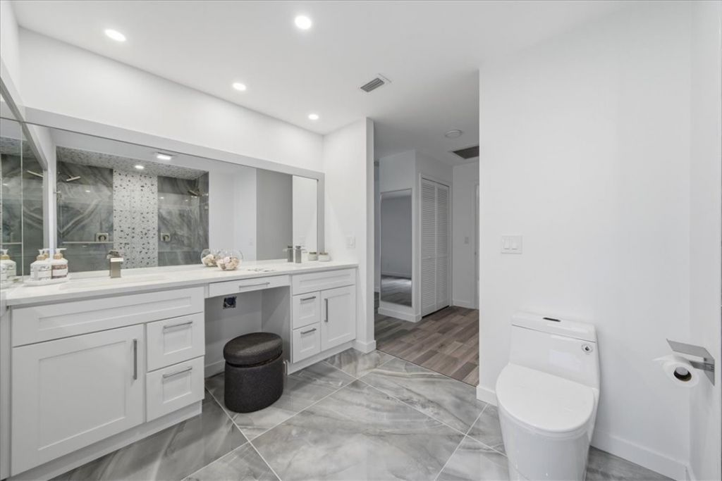 4384 SW 2nd Square Sw, Vero Beach, FL 32968 Photo