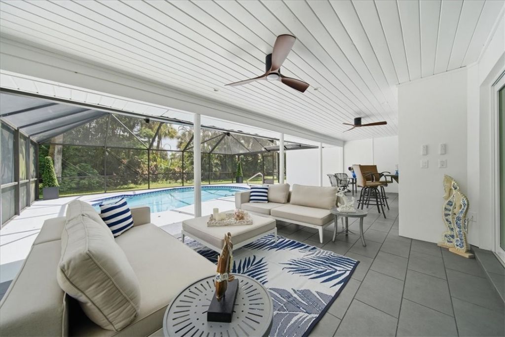 4384 SW 2nd Square Sw, Vero Beach, FL 32968 Photo