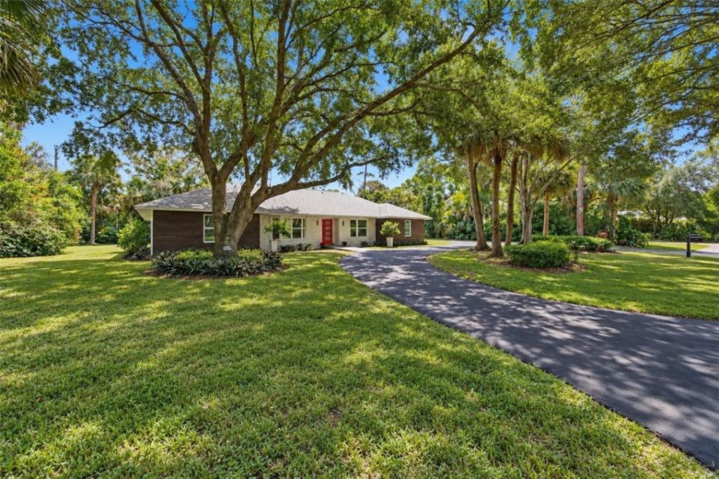 4384 SW 2nd Square Sw, Vero Beach, FL 32968 Photo