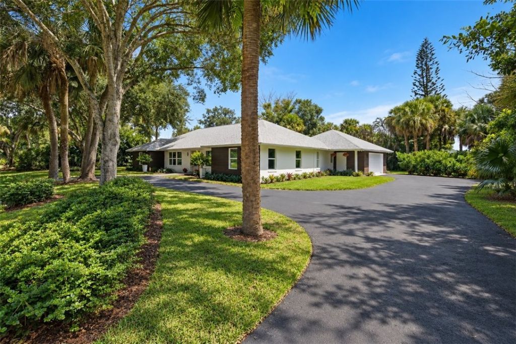 4384 SW 2nd Square Sw, Vero Beach, FL 32968 Photo
