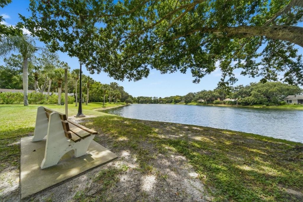 4384 SW 2nd Square Sw, Vero Beach, FL 32968 Photo