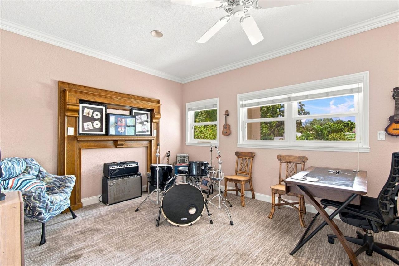 1401 45th Avenue N, Saint Petersburg, FL 33703 Photo