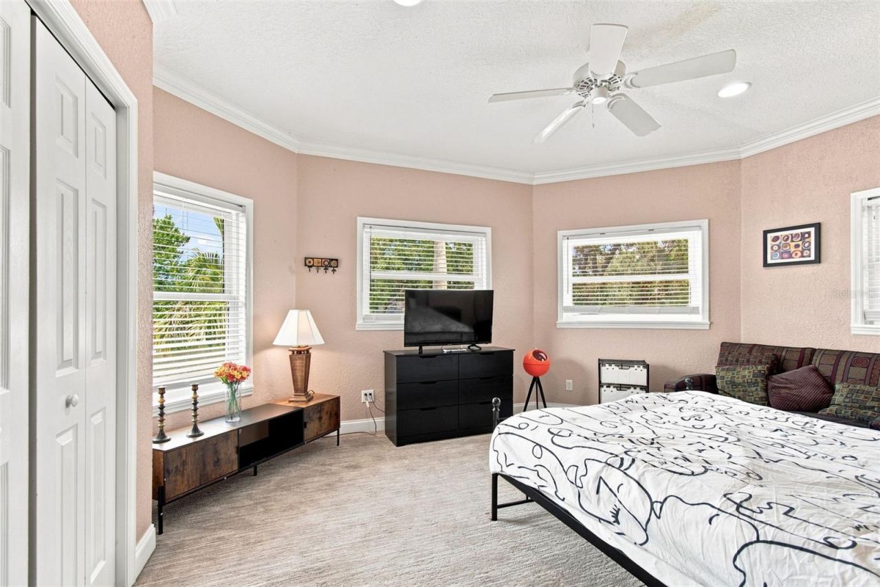 1401 45th Avenue N, Saint Petersburg, FL 33703 Photo