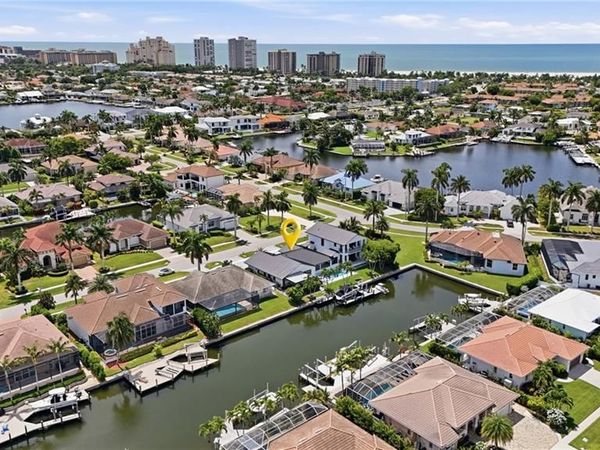 910 Beaver CT , MARCO ISLAND, FL 34145