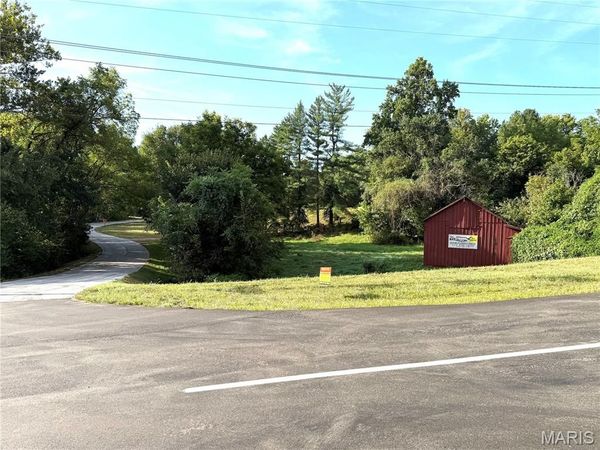 3135 Bassett Road , Pacific, MO 63069