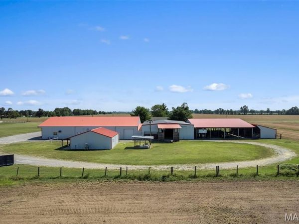 2128 W 416th Road, East Prairie, MO 63845