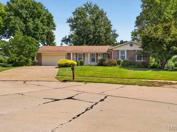 3822 Baville Court, Florissant, MO 63034