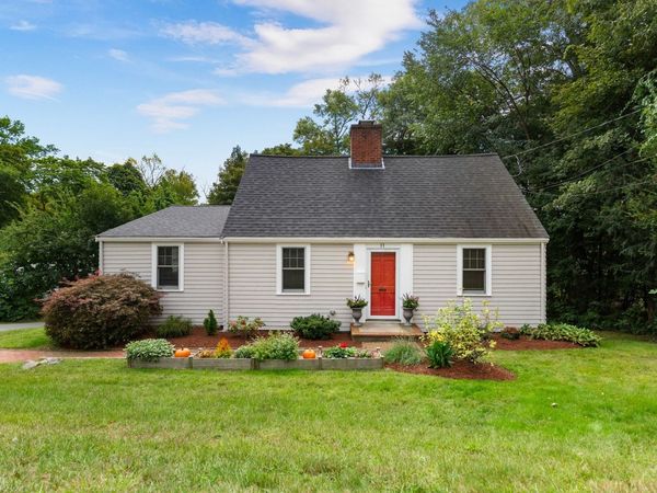 11 Stratham Rd, Lexington, MA 02421